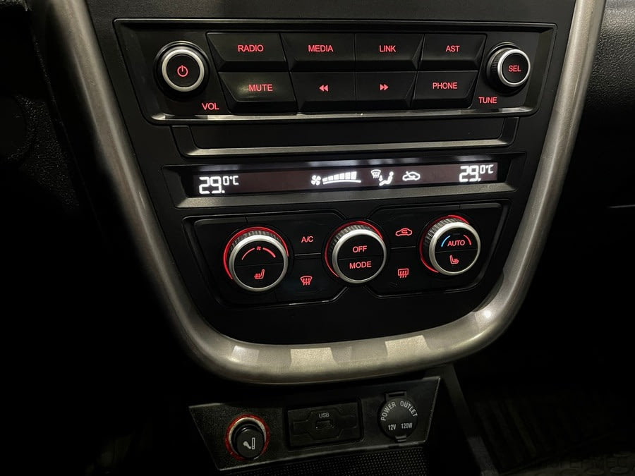 Фото FAW Besturn X80 I Рестайлинг с пробегом | №7