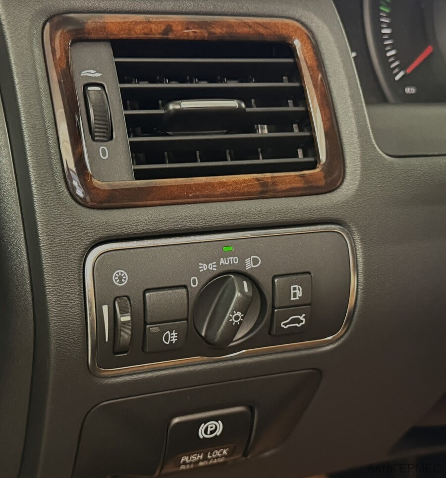 Фото VOLVO XC70 II Рестайлинг с пробегом | №9