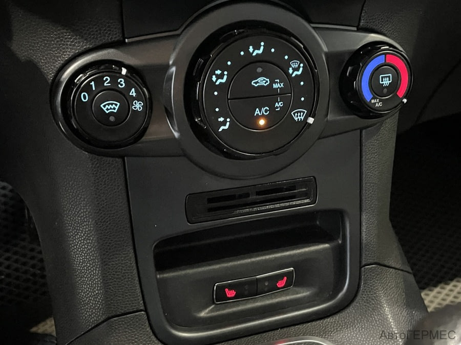 Фото Ford Fiesta MK6 Рестайлинг с пробегом | №7 Фото Ford Fiesta MK6 Рестайлинг с пробегом | №7