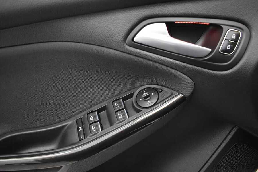 Фото Ford Focus III Рестайлинг с пробегом | №12