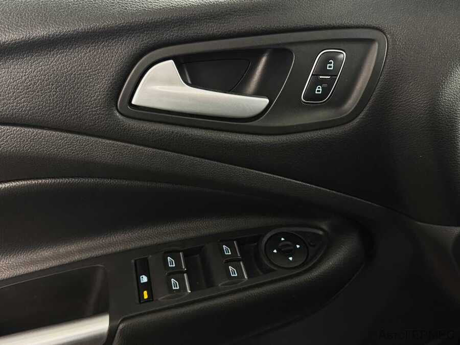 Фото Ford Kuga II Рестайлинг с пробегом | №12