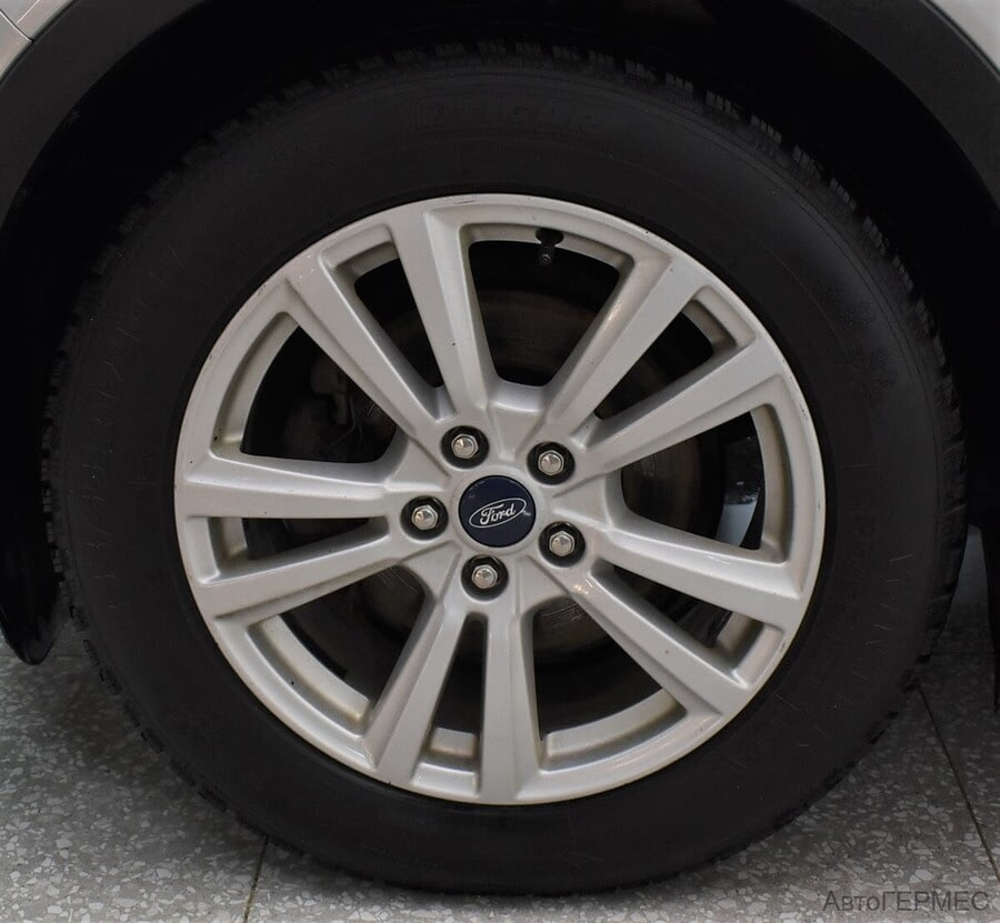 Фото Ford Kuga II Рестайлинг с пробегом | №16