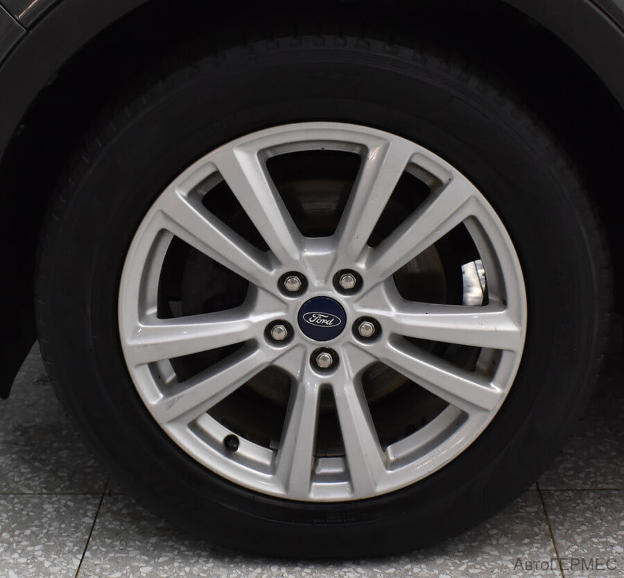 Фото Ford Kuga II Рестайлинг с пробегом | №14