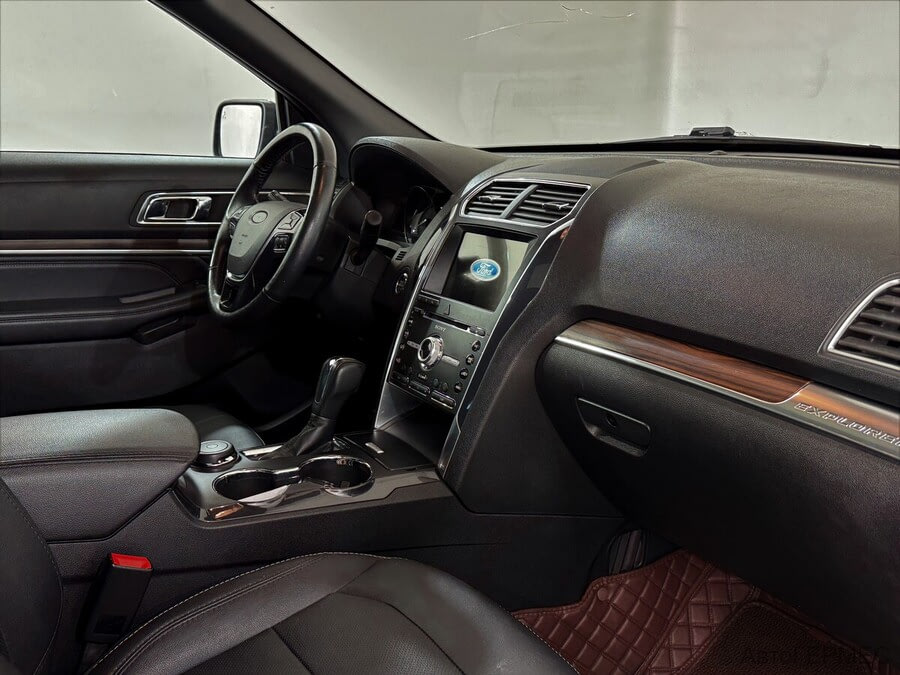 Фото Ford Explorer V Рестайлинг 2 с пробегом | №13 Фото Ford Explorer V Рестайлинг 2 с пробегом | №13