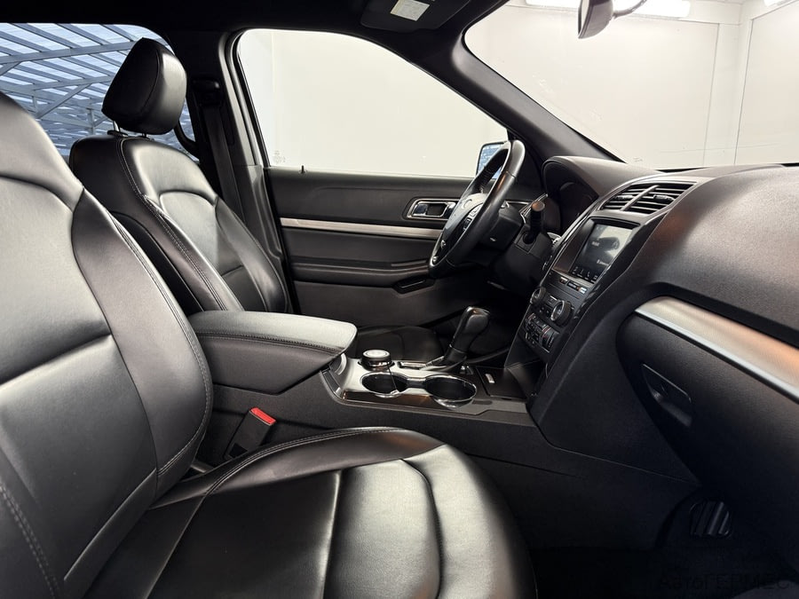 Фото Ford Explorer V Рестайлинг 2 с пробегом | №13 Фото Ford Explorer V Рестайлинг 2 с пробегом | №13