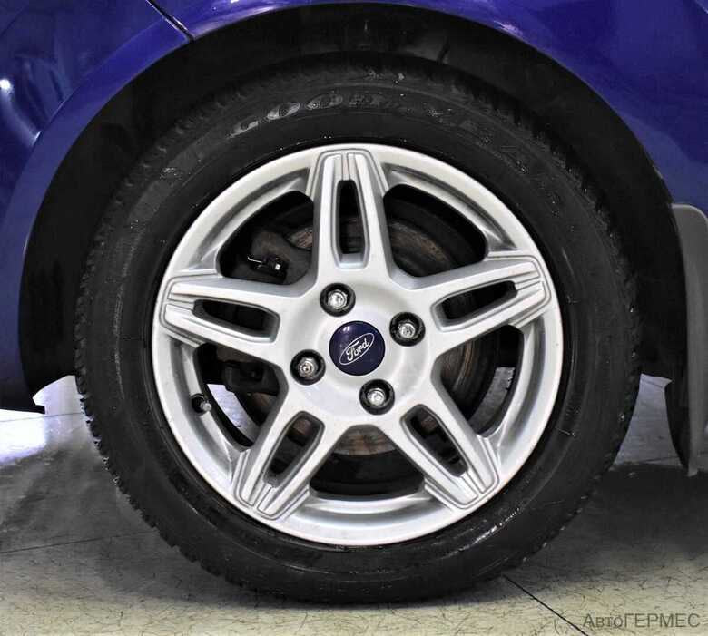 Фото Ford Fiesta MK6 Рестайлинг с пробегом