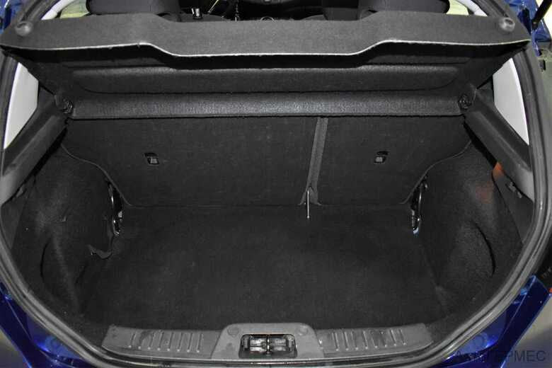 Фото Ford Fiesta MK6 Рестайлинг с пробегом