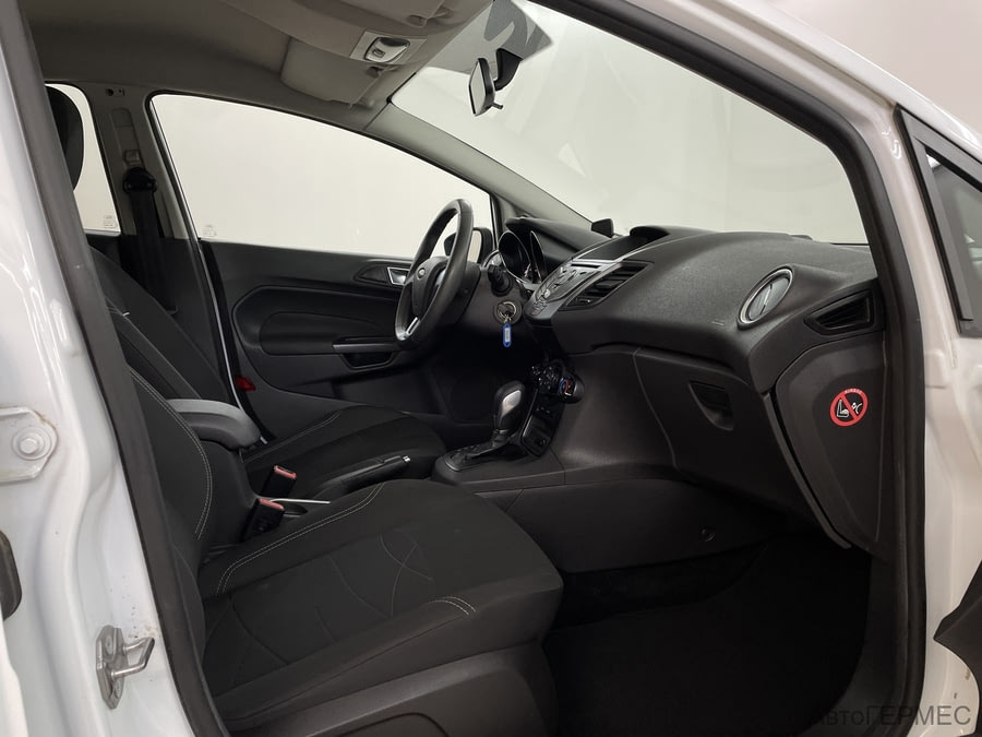 Фото Ford Fiesta MK6 Рестайлинг с пробегом | №10