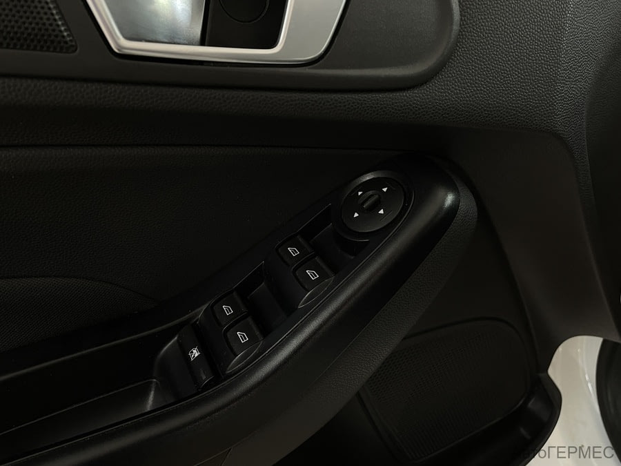 Фото Ford Fiesta MK6 Рестайлинг с пробегом | №9