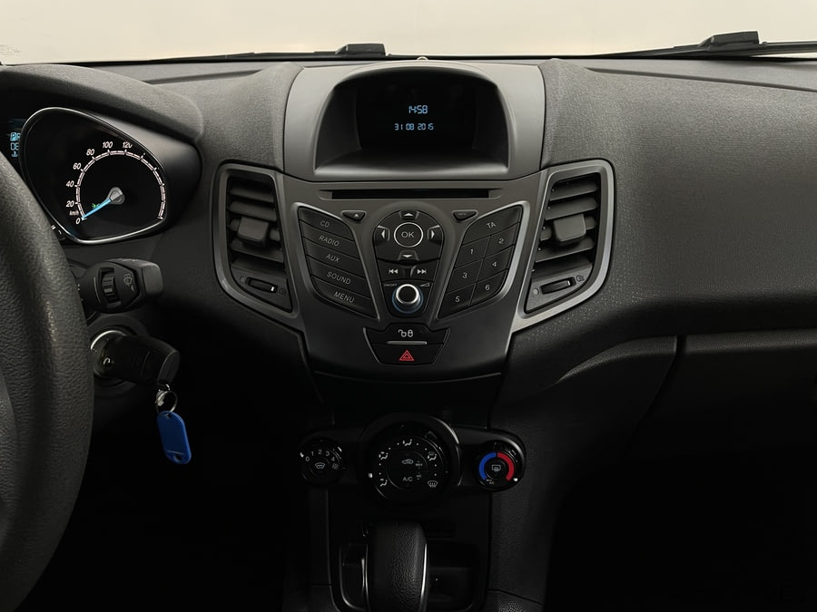 Фото Ford Fiesta MK6 Рестайлинг с пробегом | №7