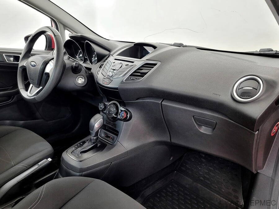 Фото Ford Fiesta MK6 Рестайлинг с пробегом | №11