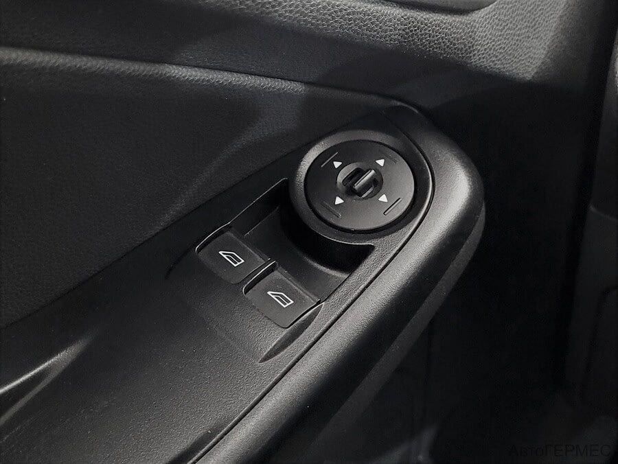 Фото Ford Fiesta MK6 Рестайлинг с пробегом | №10