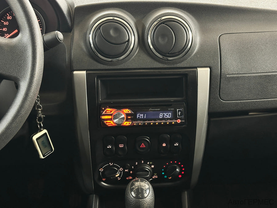 Фото NISSAN Almera III (G15) с пробегом | №7