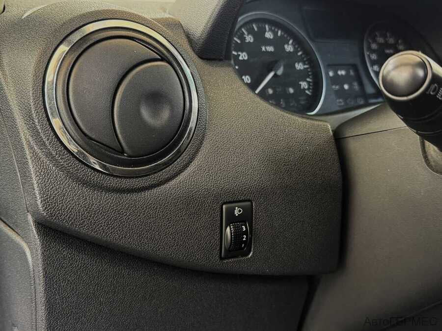 Фото NISSAN Almera III (G15) с пробегом | №8