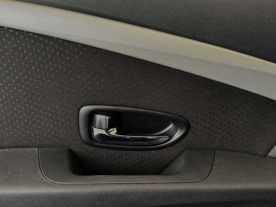 Фото NISSAN Almera III (G15) с пробегом | №9