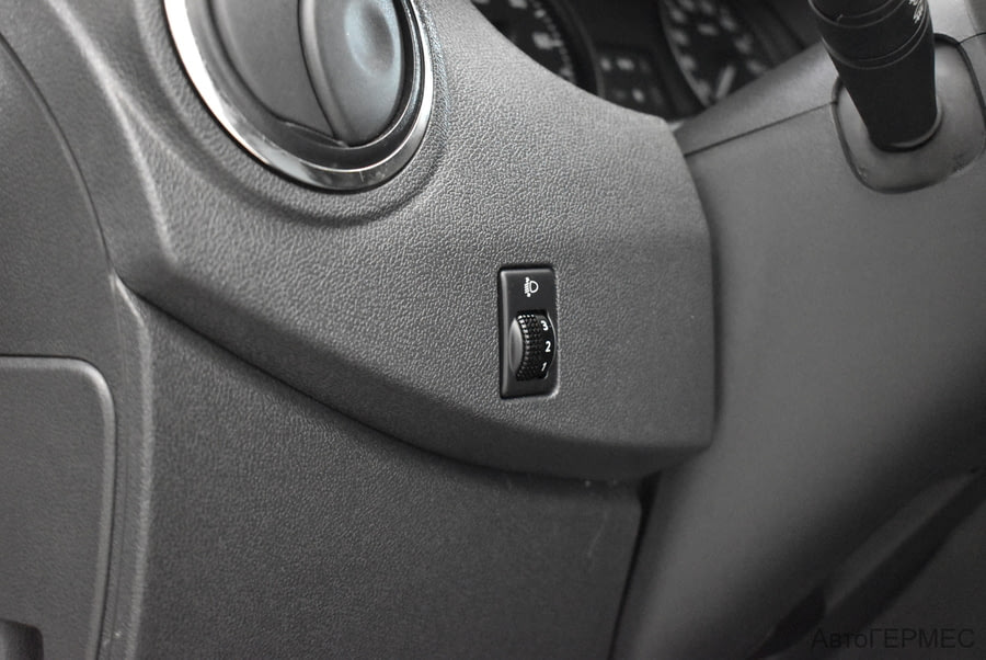 Фото NISSAN Almera III (G15) с пробегом | №9
