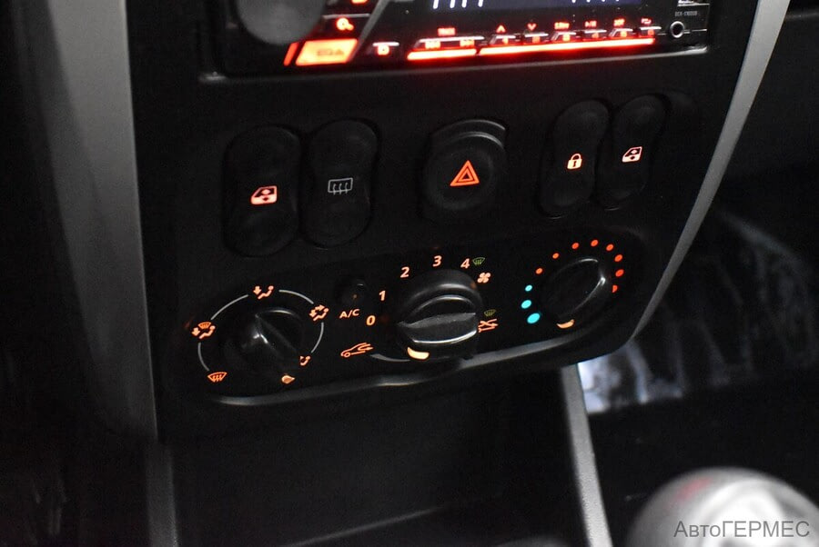 Фото NISSAN Almera III (G15) с пробегом | №7