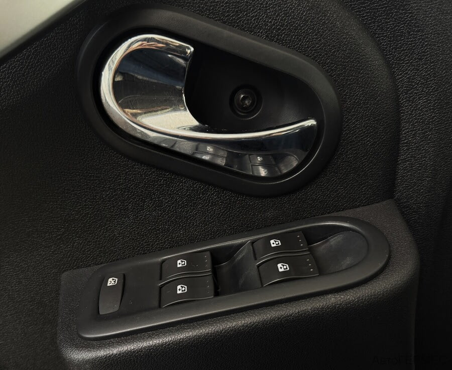 Фото NISSAN Terrano III (D10) с пробегом | №9