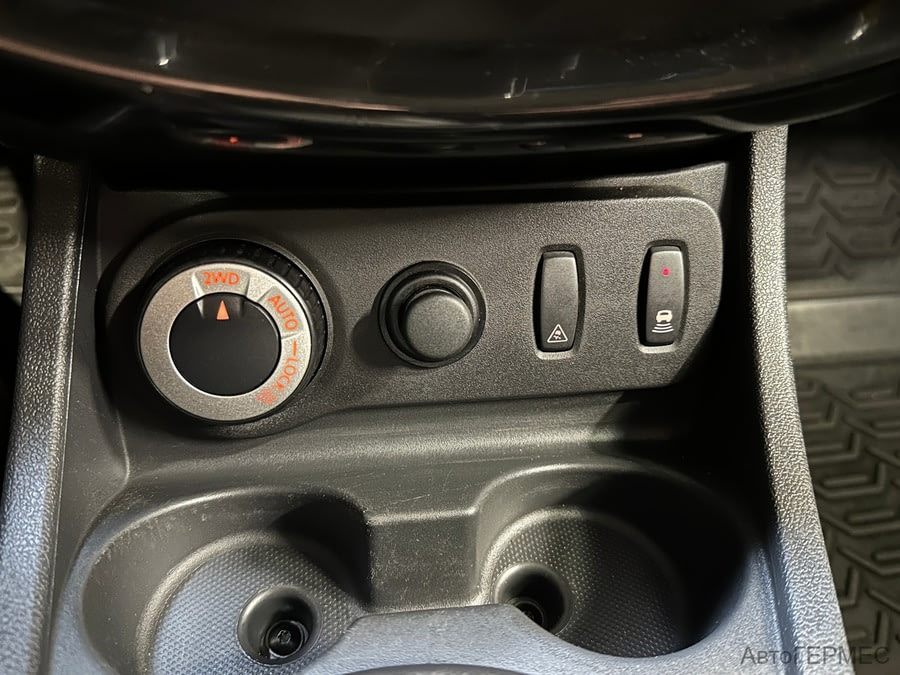 Фото NISSAN Terrano III (D10) с пробегом | №8