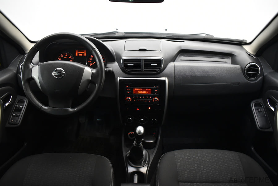 Фото NISSAN Terrano III (D10) с пробегом | №5