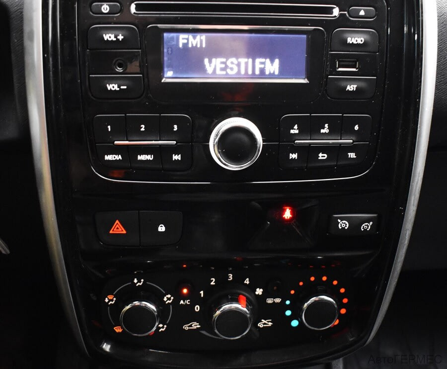 Фото NISSAN Terrano III (D10) с пробегом | №7