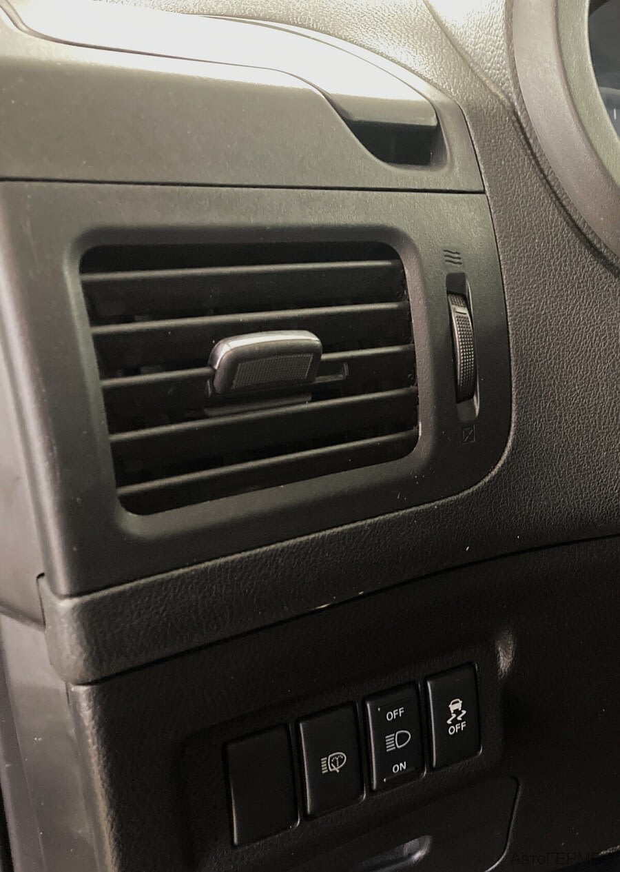 Фото NISSAN X-Trail II Рестайлинг с пробегом | №9 Фото NISSAN X-Trail II Рестайлинг с пробегом | №9