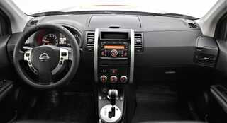 Фото NISSAN X-Trail II Рестайлинг с пробегом Фото NISSAN X-Trail II Рестайлинг с пробегом