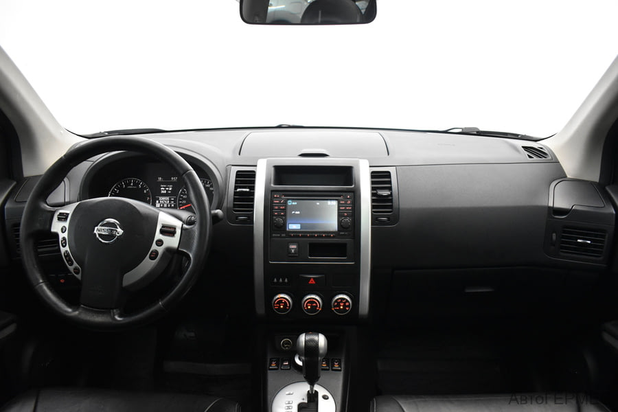 Фото NISSAN X-Trail II Рестайлинг с пробегом | №5 Фото NISSAN X-Trail II Рестайлинг с пробегом | №5