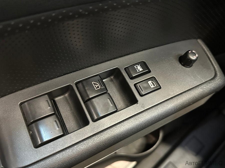 Фото NISSAN X-Trail II Рестайлинг с пробегом | №11 Фото NISSAN X-Trail II Рестайлинг с пробегом | №11