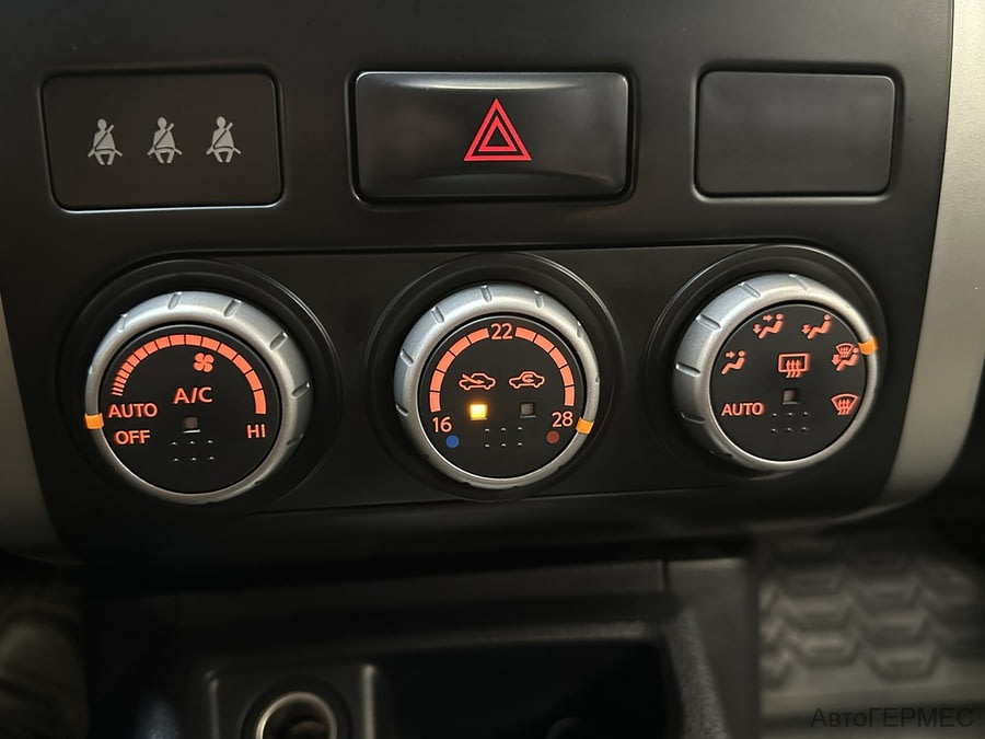 Фото NISSAN X-Trail II Рестайлинг с пробегом | №7 Фото NISSAN X-Trail II Рестайлинг с пробегом | №7