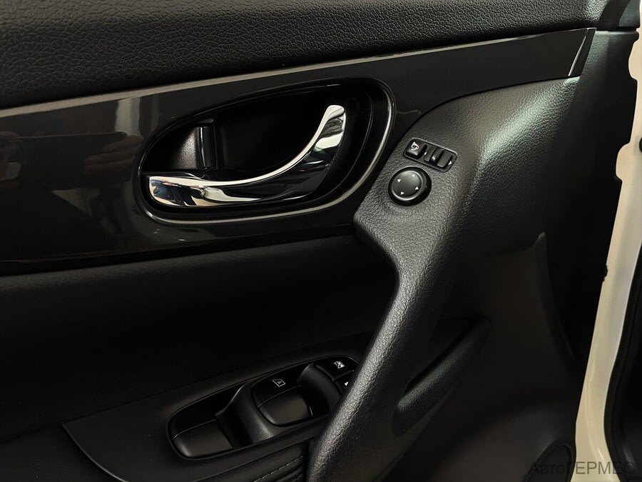 Фото NISSAN X-Trail III Рестайлинг с пробегом | №9 Фото NISSAN X-Trail III Рестайлинг с пробегом | №9