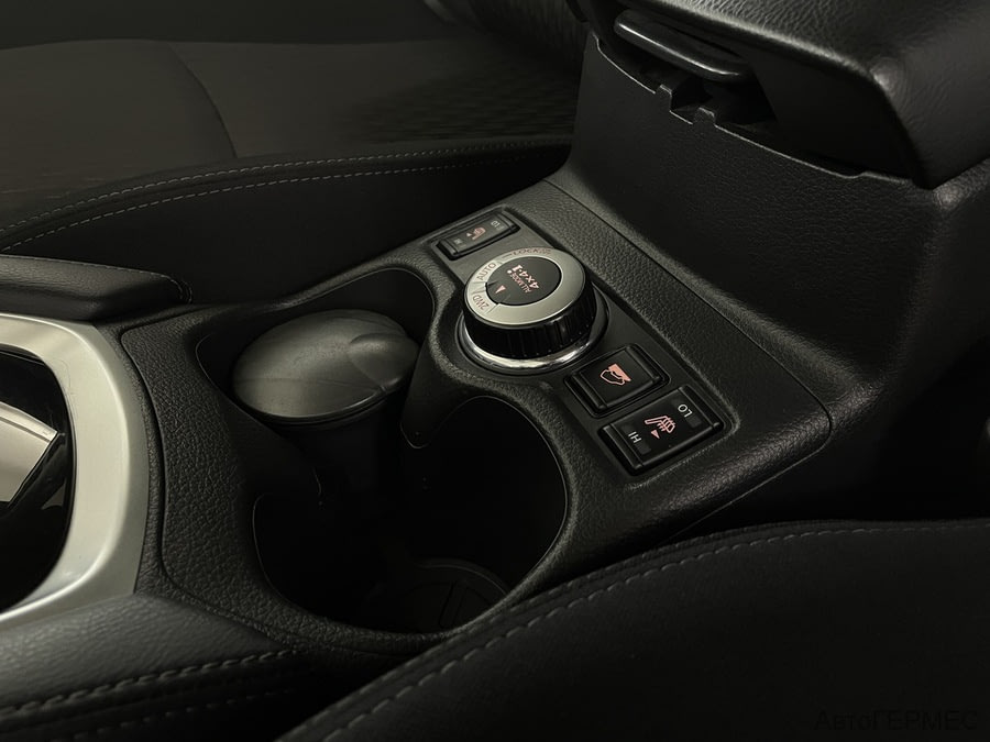 Фото NISSAN X-Trail III Рестайлинг с пробегом | №10 Фото NISSAN X-Trail III Рестайлинг с пробегом | №10