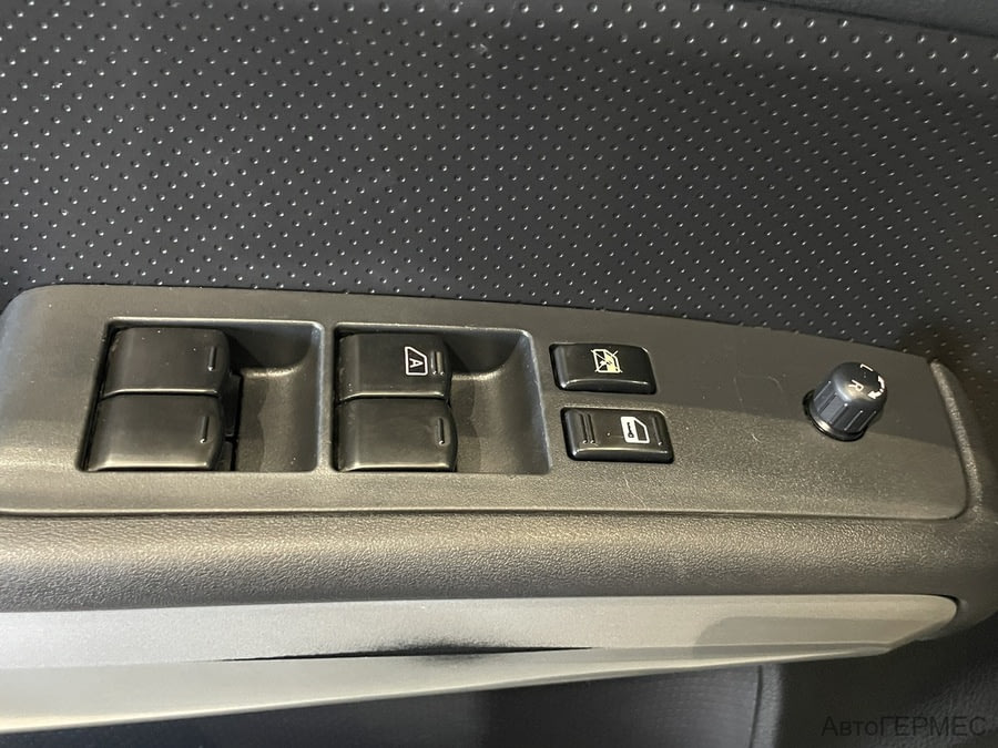 Фото NISSAN X-Trail II Рестайлинг с пробегом | №9 Фото NISSAN X-Trail II Рестайлинг с пробегом | №9