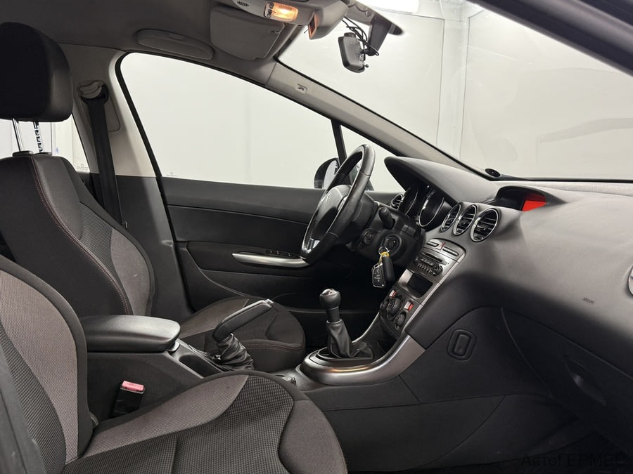 Фото PEUGEOT 308 I Рестайлинг с пробегом | №9 Фото PEUGEOT 308 I Рестайлинг с пробегом | №9