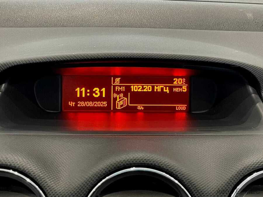 Фото PEUGEOT 408 I с пробегом | №8