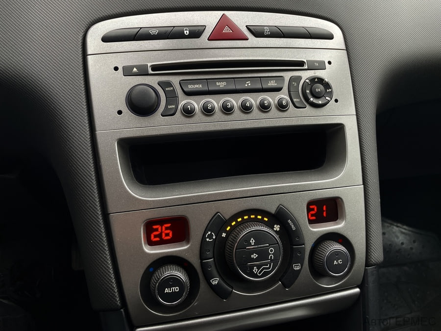 Фото PEUGEOT 408 I Рестайлинг с пробегом | №7