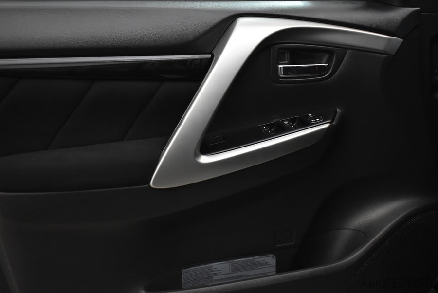 Фото MITSUBISHI Pajero Sport III с пробегом | №12