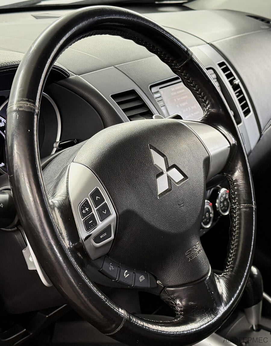 Фото MITSUBISHI Outlander II Рестайлинг с пробегом | №12 Фото MITSUBISHI Outlander II Рестайлинг с пробегом | №12