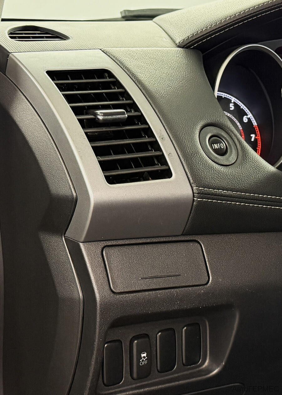 Фото MITSUBISHI Outlander II Рестайлинг с пробегом | №9 Фото MITSUBISHI Outlander II Рестайлинг с пробегом | №9