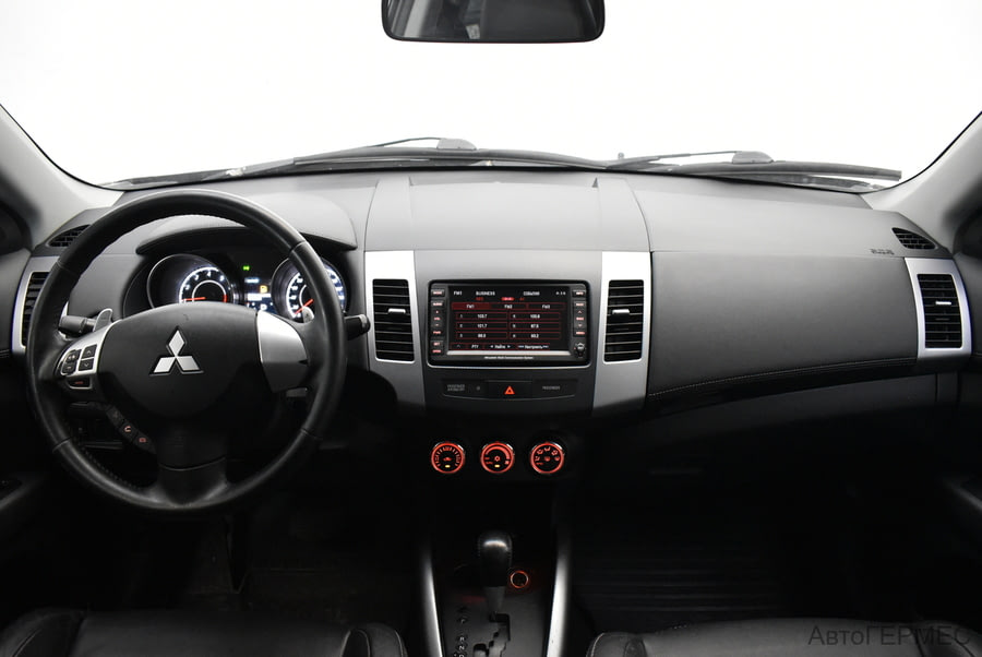 Фото MITSUBISHI Outlander II Рестайлинг с пробегом | №5