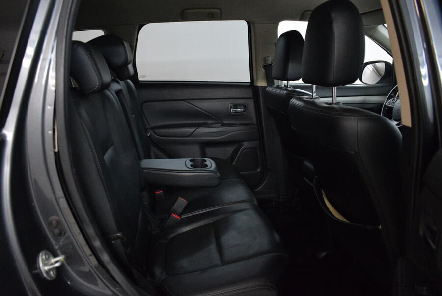 Фото MITSUBISHI Outlander III Рестайлинг с пробегом | №13 Фото MITSUBISHI Outlander III Рестайлинг с пробегом | №13