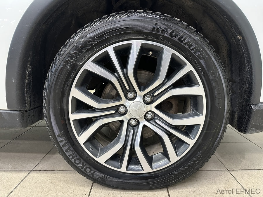 Фото MITSUBISHI Outlander III Рестайлинг 2 с пробегом | №17