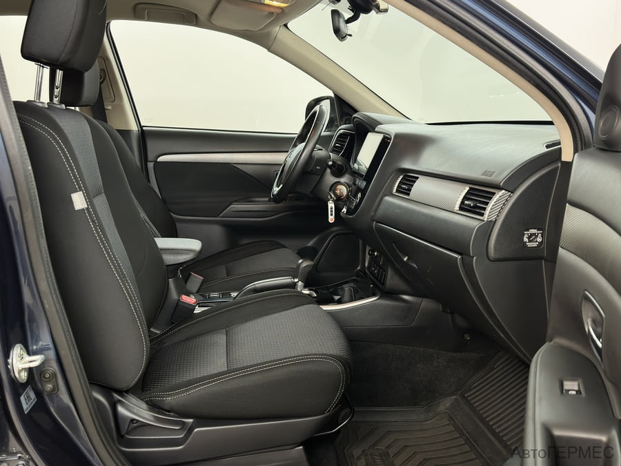 Фото MITSUBISHI Outlander III Рестайлинг 2 с пробегом | №11 Фото MITSUBISHI Outlander III Рестайлинг 2 с пробегом | №11