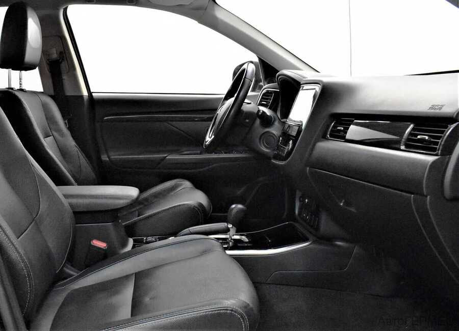Фото MITSUBISHI Outlander III Рестайлинг 2 с пробегом | №12