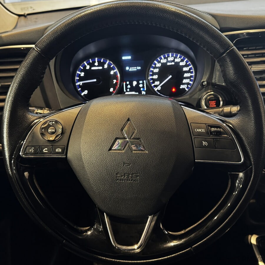 Фото MITSUBISHI Outlander III Рестайлинг 2 с пробегом | №9