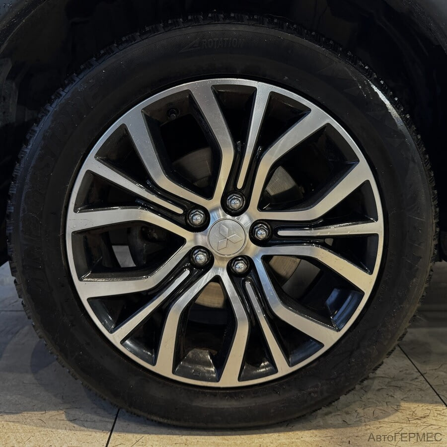 Фото MITSUBISHI Outlander III Рестайлинг 2 с пробегом | №18