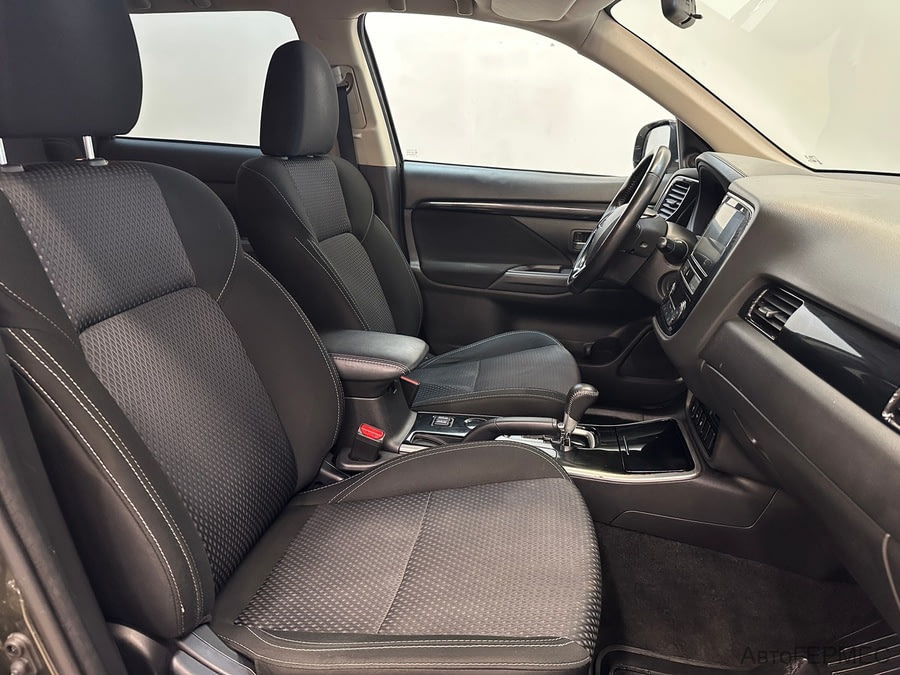 Фото MITSUBISHI Outlander III Рестайлинг 3 с пробегом | №13 Фото MITSUBISHI Outlander III Рестайлинг 3 с пробегом | №13