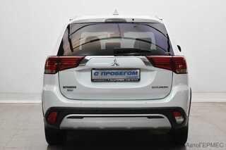 Фото MITSUBISHI Outlander III Рестайлинг 3 с пробегом