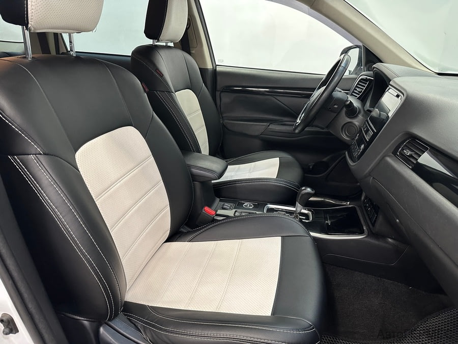 Фото MITSUBISHI Outlander III Рестайлинг 3 с пробегом | №13