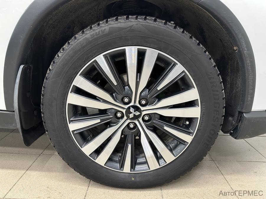 Фото MITSUBISHI Outlander III Рестайлинг 3 с пробегом | №17